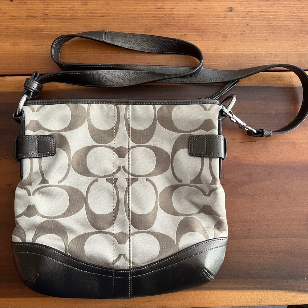 Coach Signature Chain Crossbody Bag - Picture 2 of 14